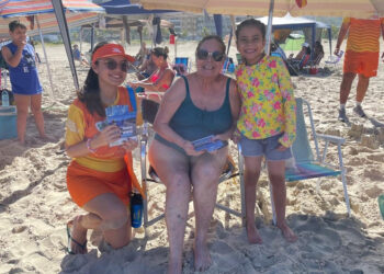 30 acadêmicos de Turismo reforçam atendimento e pesquisa no Verão Maior Paraná