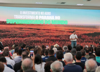 Ratinho Junior lança programas que levam energia mais potente e conectividade às propriedades rurais