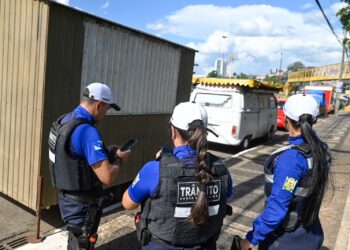 Prefeitura realiza fiscalização do comércio ambulante no entorno do Parque Ambiental em Ponta Grossa