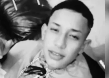 Jovem que foi morto a tiros enquanto dormia com a namorada será sepultado nesta quinta