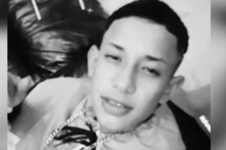 Jovem que foi morto a tiros enquanto dormia com a namorada será sepultado nesta quinta