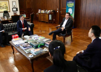 Presidente da Assembleia Legislativa recebe cônsul-geral da China para São Paulo, Paraná, Santa Catarina e Rio Grande do Sul
