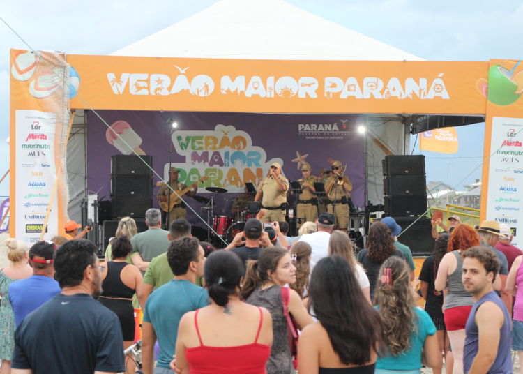 Nem a chuva afastou o público: Banda da PMPR agita o Palco Sunset em Shangri-lá