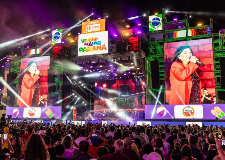 Roberta Miranda e Raça Negra transformam Pontal do Paraná em palco de grandes emoções