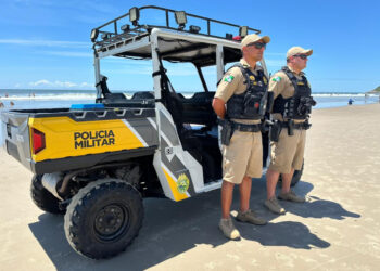 Veículos de patrulhamento na areia reforçam ação da PMPR no Verão Maior Paraná