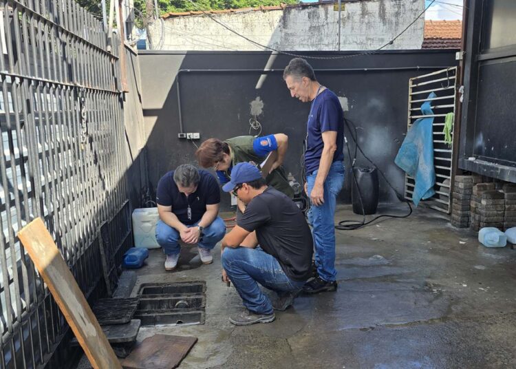 Sanepar e prefeitura fiscalizam destino de resíduos das lavagens de carros em Maringá