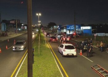 Operação Vizinhança Segura mobiliza forças de segurança e resulta em prisões no Jardim Maracanã em Ponta Grossa