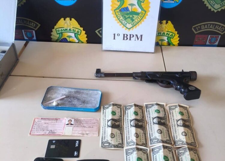 A Polícia Militar do Paraná realizou, na tarde de ontem (11), uma ação rápida que terminou com dois presos por disparo de arma de fogo e apreensão de drogas