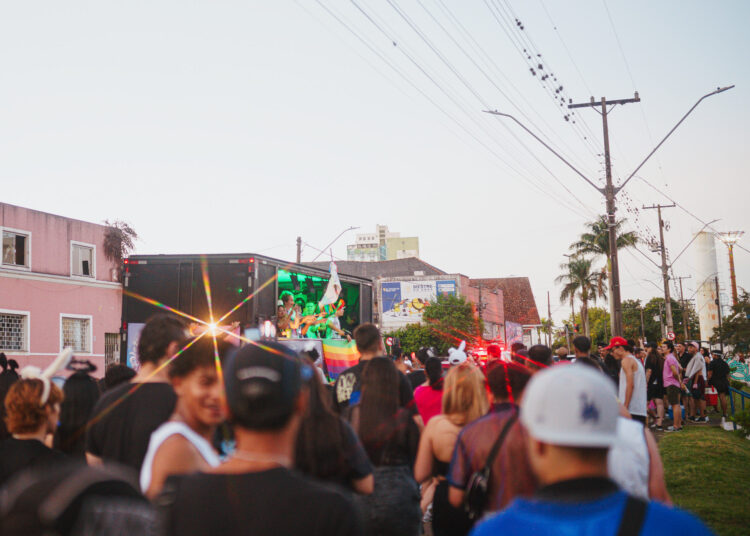 Carnaval 2026 em Ponta Grossa começa neste domingo com programação em vários pontos da cidade