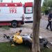 Motociclista perde o controle e bate contra árvore no Contorno