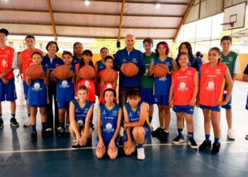 ‘Bola na Mão, Bola na Cesta’ integra 200 atletas em Ponta Grossa