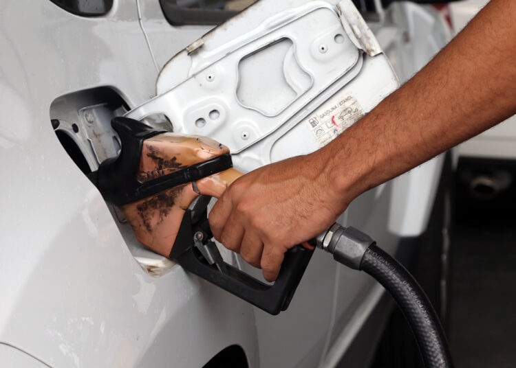 Operação do Ipem reprova 28 bombas de combustíveis no Litoral