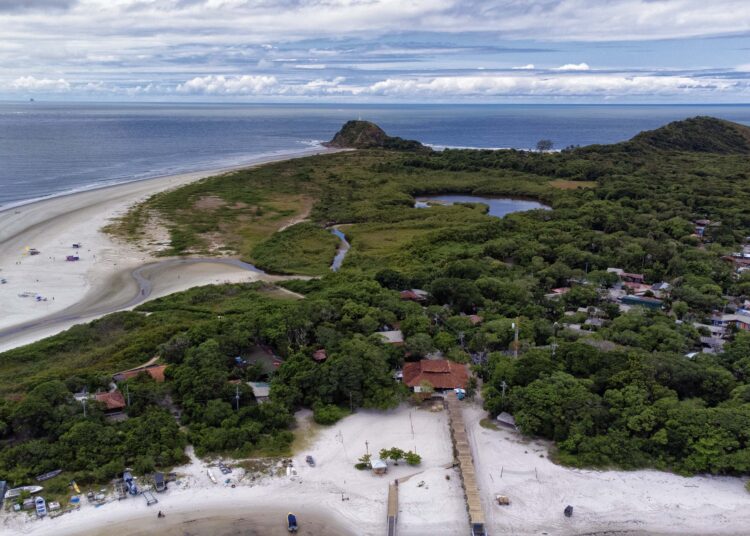 Governo prepara portaria para implantação do sistema de controle de acesso à Ilha do Mel