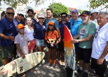 Estado inicia obras de escola de surfe para atender mais de 600 crianças no Litoral