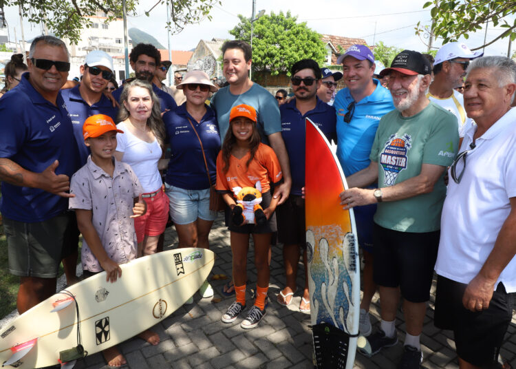 Estado inicia obras de escola de surfe para atender mais de 600 crianças no Litoral