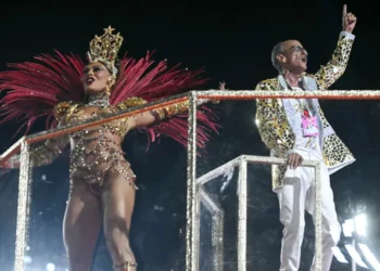 Viradouro é a grande campeã do desfile das escolas de samba do RJ de 2026