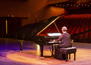 Novo piano marca aporte histórico no Teatro Guaíra e inaugura temporada da OSP