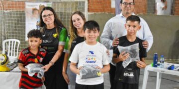 Ponta Grossa inicia o ‘Sementinhas do Esporte 7’ com entrega de uniformes